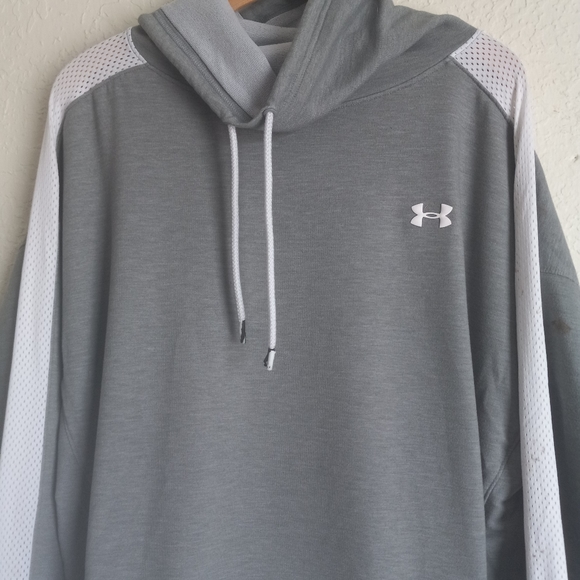 Under Armour Pullover - Picture 2 of 8